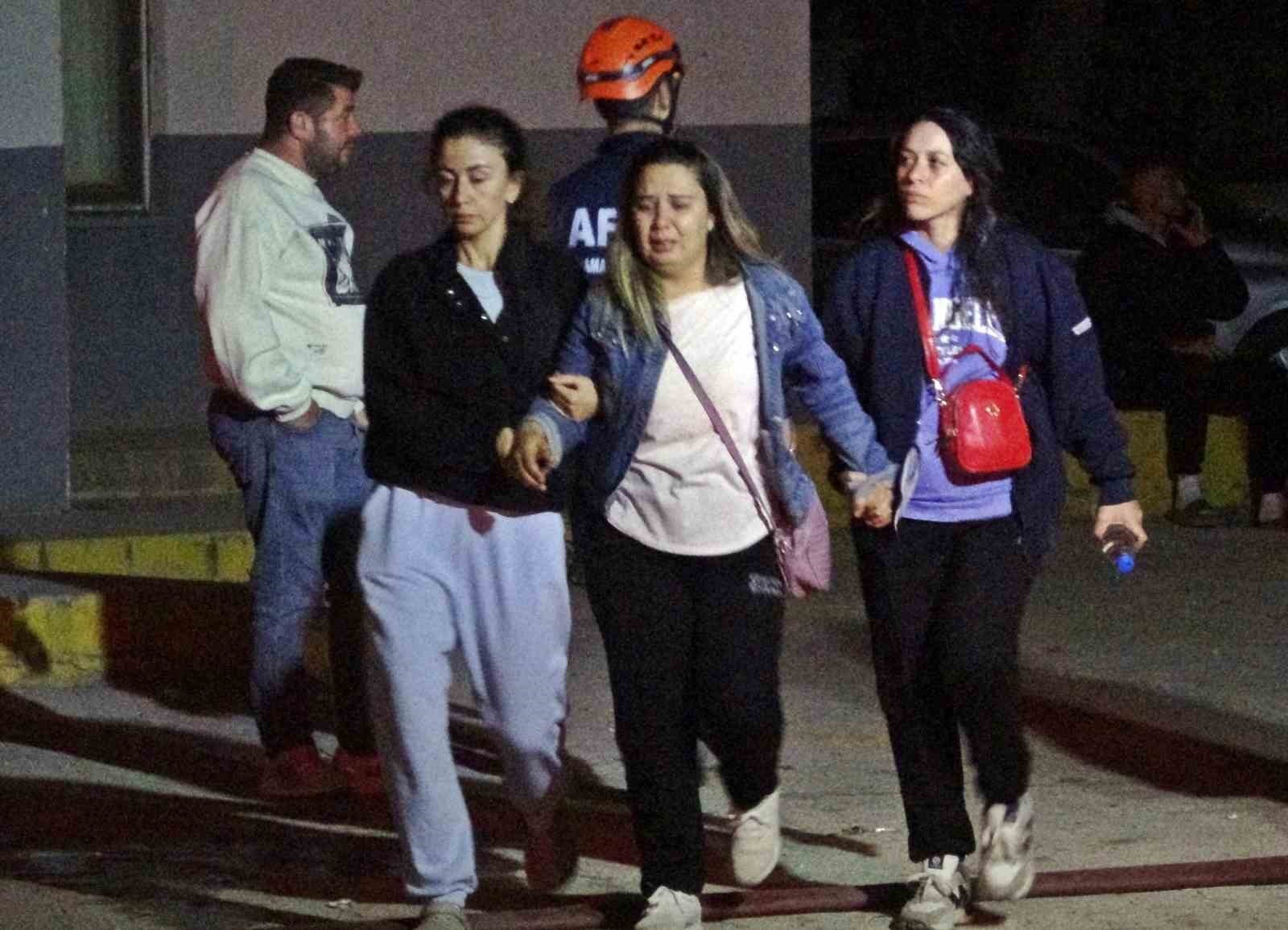 YARALININ KARDEŞİNİN AĞLAYARAK OLAY YERİNE GELMESİ