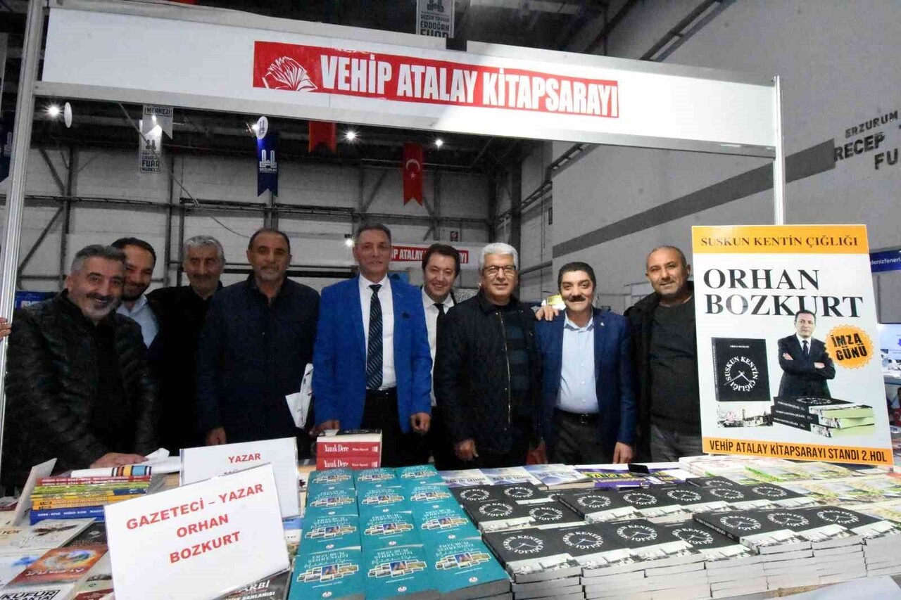 YAZAR ORHAN BOZKURT, DOĞU ANADOLU ERZURUM 7. KİTAP FUARI’NDA İLK KİTABI "SUSKUN KENTİN ÇIĞLIĞI"...