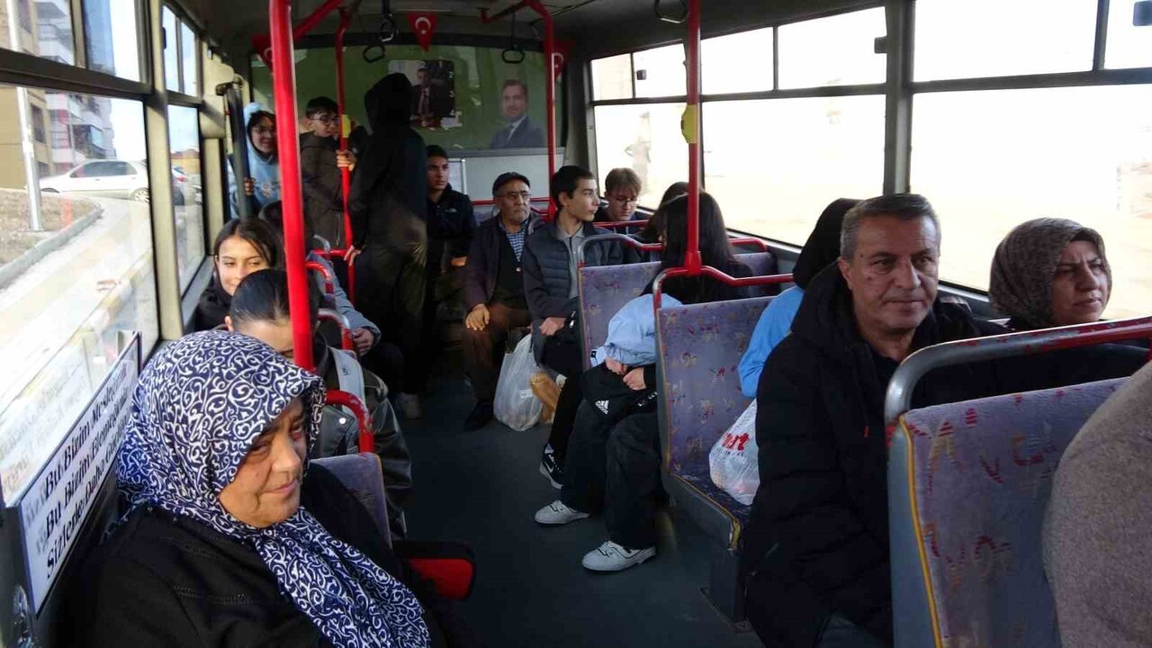 YOZGAT ÖZEL HALK OTOBÜSÜ ŞOFÖRÜ MEHMET UZUN, NEZAKETLİ DAVRANIŞLARI, MANİLERİ VE OTOBÜS...