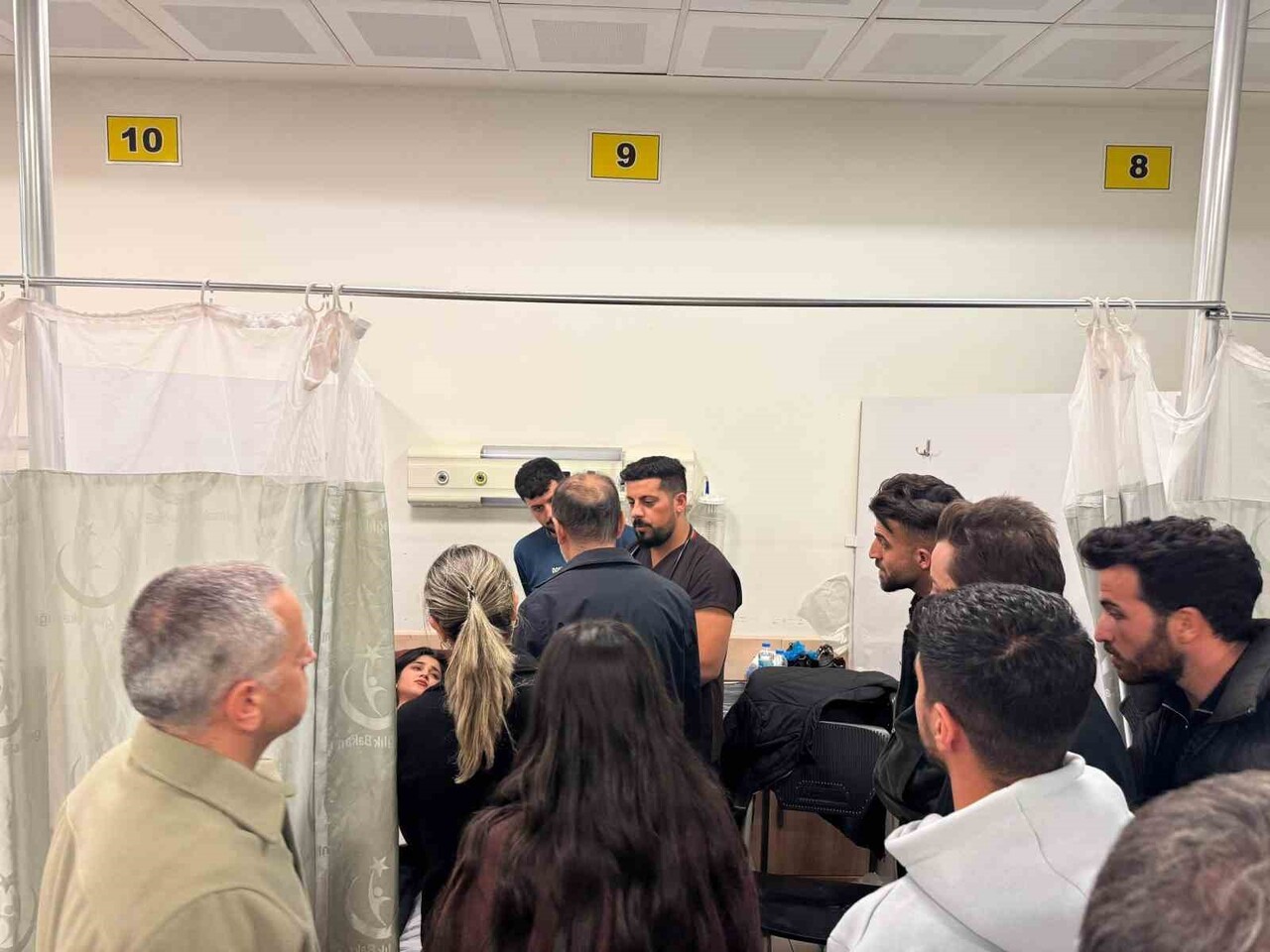 YURTTA KALAN ÖĞRENCİLER ZEHİRLENME ŞÜPHESİYLE HASTANEYE KALDIRILDI