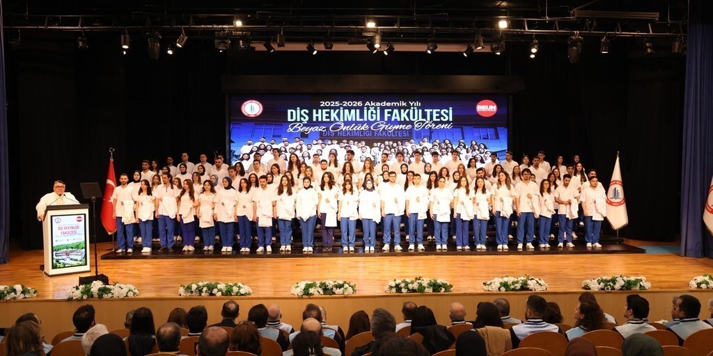 ZONGULDAK BÜLENT ECEVİT ÜNİVERSİTESİNDE (BEUN) "2025-2026 AKADEMİK YILI DİŞ HEKİMLİĞİ BEYAZ ÖNLÜK...