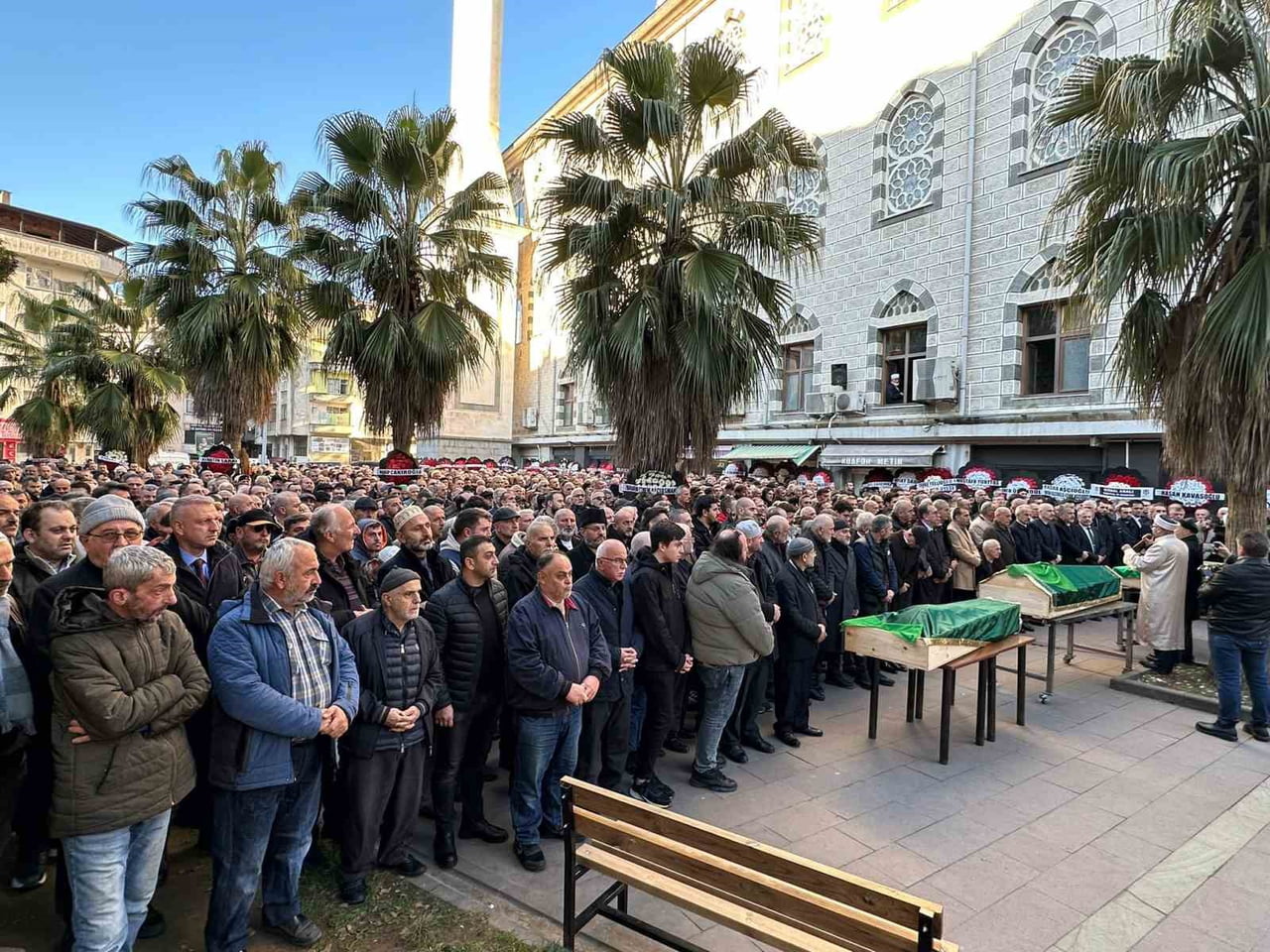 1. LİG KULÜPLER BİRLİĞİ VE İSTANBULSPOR A.Ş. KULÜBÜ BAŞKANI ECMEL FAİK SARIALİOĞLU’NUN ANNESİ...