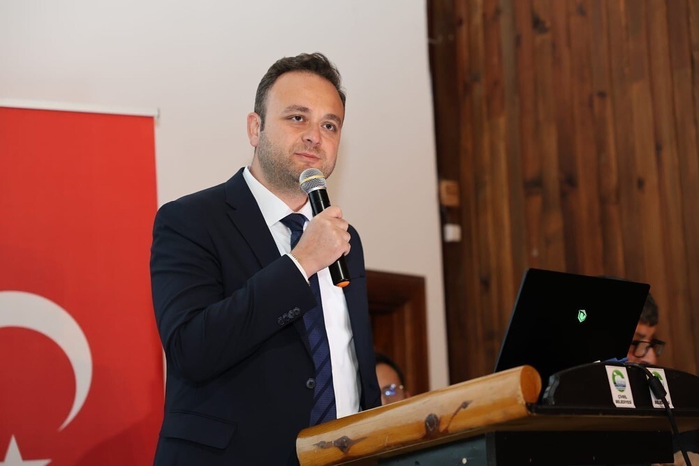 2024-2025 YILLARI ARASINDA ÇİVRİL’DE YAPILAN HİZMETLERİ VATANDAŞLARLA PAYLAŞMAK AMACIYLA TOPLANTI...