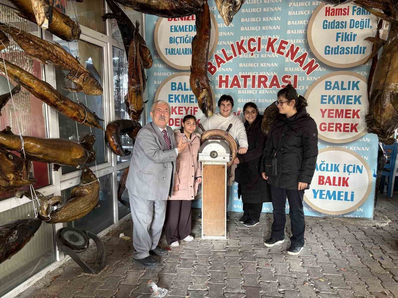 3 ARALIK DÜNYA ENGELLİLER GÜNÜ NEDENİYLE TÜRKİYE DENİZ CANLILARI MÜZESİ’Nİ ZİYARET EDEN ÖZEL...