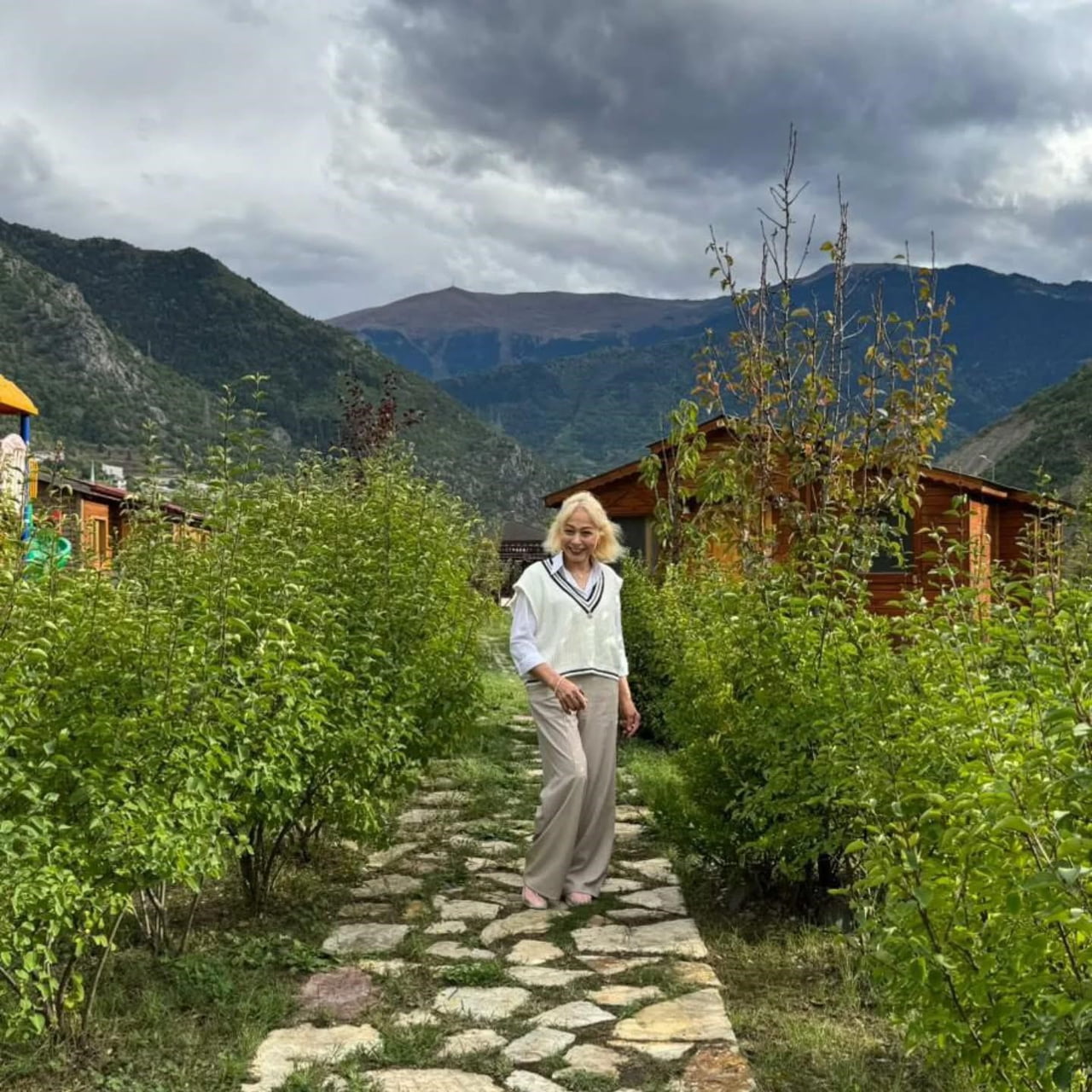 35 KOR 61 PLAKALI  OTOMOBİLDE BULUNAN ARAÇ SÜRÜCÜSÜ GALİP DEMİRAL'IN ABLASI GÜLCAN DEMİRAL OLAY...