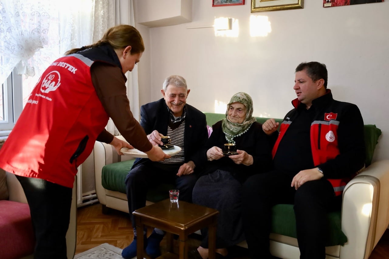 67 YILLIK MUTLULUĞA "KAHVE BAHANE" ZİYARETİ