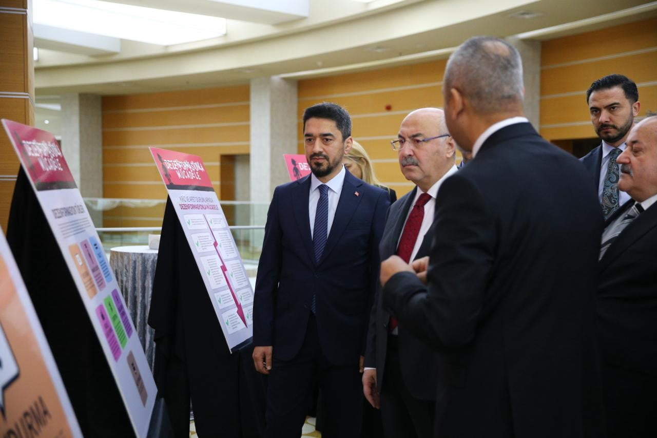 ADANA'DA CUMHURBAŞKANLIĞI İLETİŞİM BAŞKANLIĞI'NIN DÜZENLEDİĞİ 'DİJİTAL DÜNYADA GÜVENLİ KALMAK...