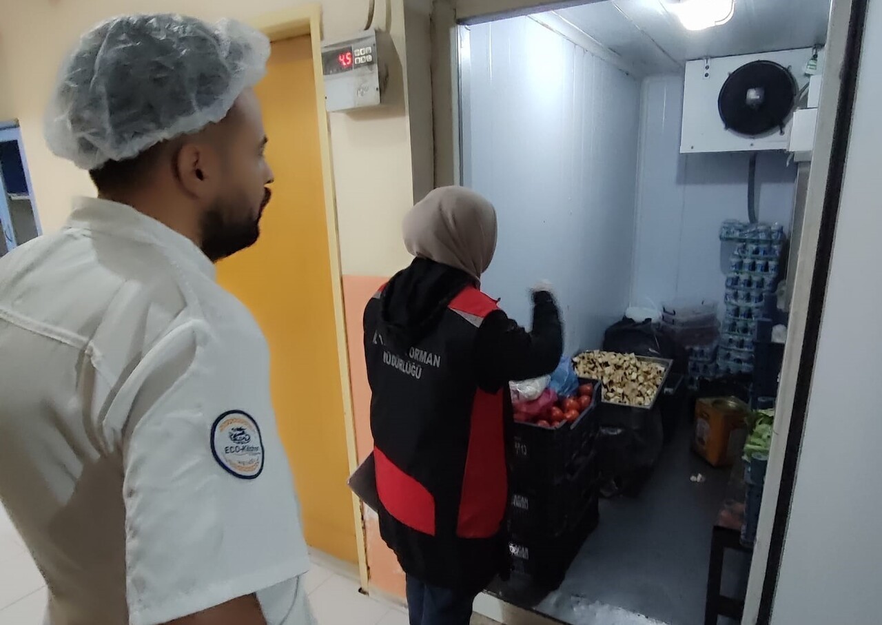 ADANA'NIN KOZAN İLÇESİNDE OKUL KANTİNLERİ DENETLENDİ.