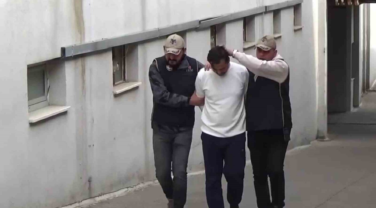 ADANA’DA FETÖ/PDY’NİN ADLİYE MAHREM YAPILANMASINDA FAALİYET YÜRÜTTÜĞÜ GEREKÇESİYLE 6 YIL 3 AY...