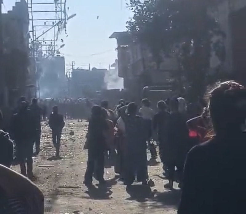 ADANA’DA "CONO" AŞİRETİ MENSUBU OLDUKLARI ÖNE SÜRÜLEN KOMŞULAR TAŞLI, ŞİŞELİ VE SOPALI KAVGA ETTİ....