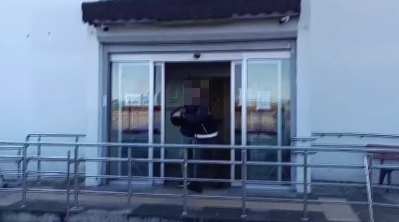 ADANA’DA UYUŞTURUCU MADDE TİCARETİ SUÇUNDAN KESİNLEŞMİŞ HAPİS CEZASI BULUNAN 28 FİRARİ HÜKÜMLÜ...