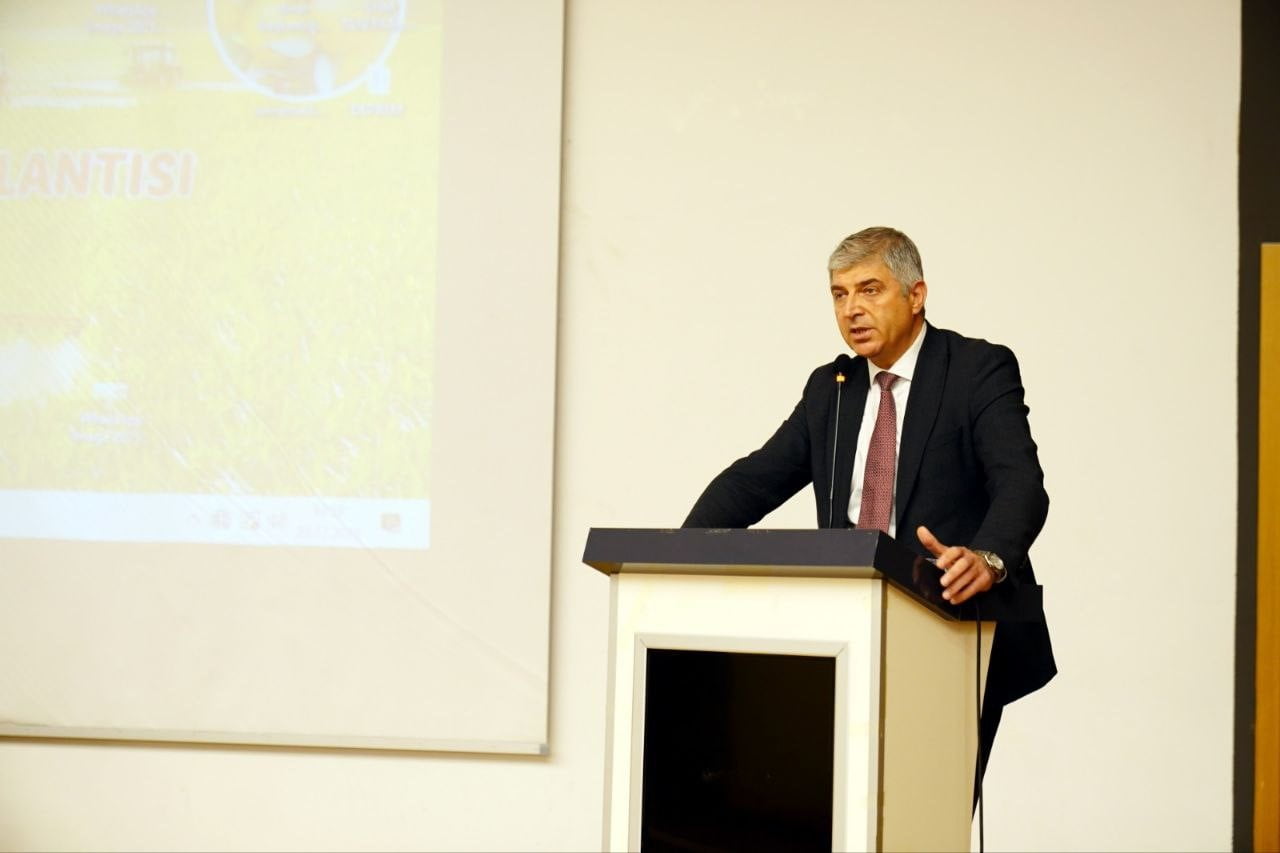 ADANA İL TARIM VE ORMAN MÜDÜRÜ ATİLLA BAYAZIT, TARIMSAL ÜRETİMDE ZİRAİ İLAÇ KULLANIMININ...