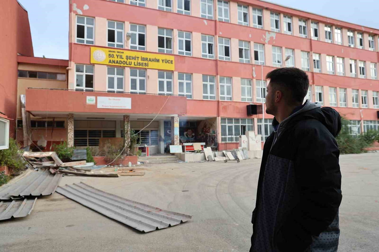 ADANA’NIN KOZAN İLÇESİNDE 1973 YILINDA EĞİTİM-ÖĞRETİME AÇILAN VE BİNLERCE ÖĞRENCİ MEZUN EDEN 50....