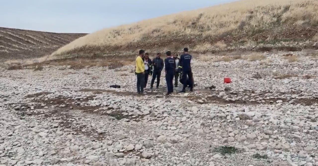 ADIYAMAN’DA, BALIK TUTMAK İÇİN ATATÜRK BARAJI GÖLETİNE AÇILAN 5 ARKADAŞTAN 1’İ TEKNENİN ALABORA...