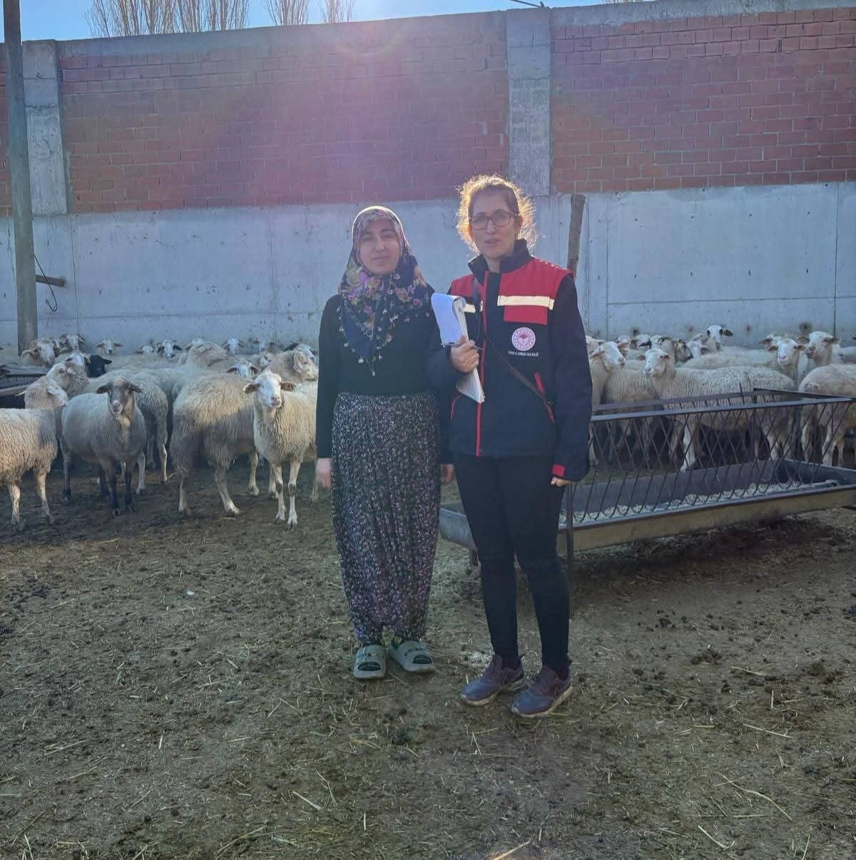 AFYONKARAHİSAR'DA KIRSAL KALKINMADA UZMAN ELLER PROJELERİNİN DESTEKLENMESİ PROGRAMI ÇERÇEVESİNDE...