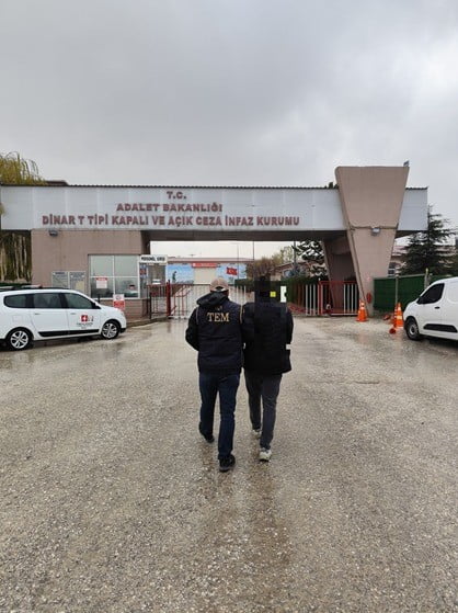 AFYONKARAHİSAR’DA FETÖ/PDY SİLAHLI TERÖR ÖRGÜTÜ ÜYESİ OLMA SUÇUNDAN HAPİS CEZASIYLA ARANAN ŞAHIS...