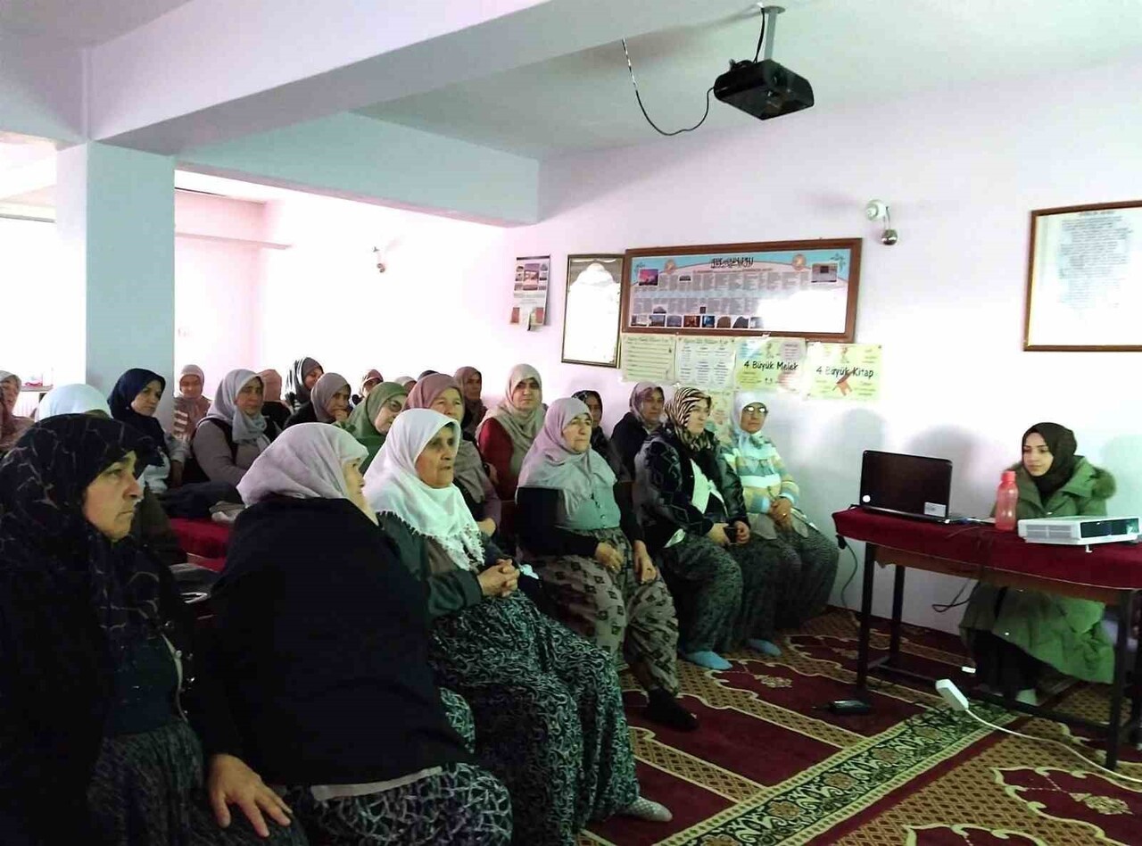 AFYONKARAHİSAR İL TARIM VE ORMAN MÜDÜRLÜĞÜ TARAFINDAN "TARIMIN İSİMSİZ KAHRAMANLARI" İSİMLİ PROJE...