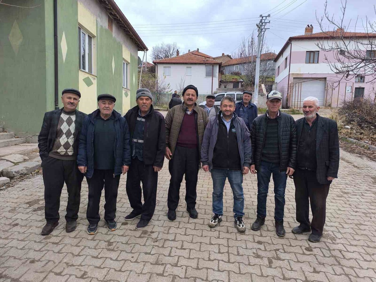 AFYONKARAHİSAR’IN ŞUHUT İLÇESİNE BAĞLI İCİKLİ KÖYÜNDE YAŞAYAN VATANDAŞLAR, UZUN SÜREDİR TELEFON...