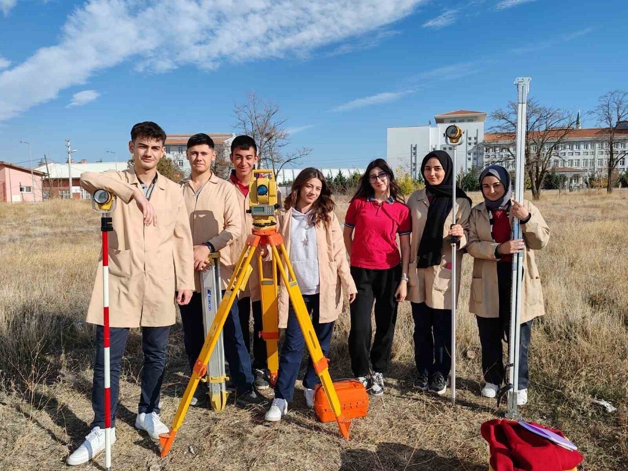 AFYONKARAHİSAR TAPU MÜDÜRLÜĞÜ YUSUF ÖZER MESLEK VE TEKNİK ANADOLU LİSESİ TAPU VE KADASTRO ALANI...
