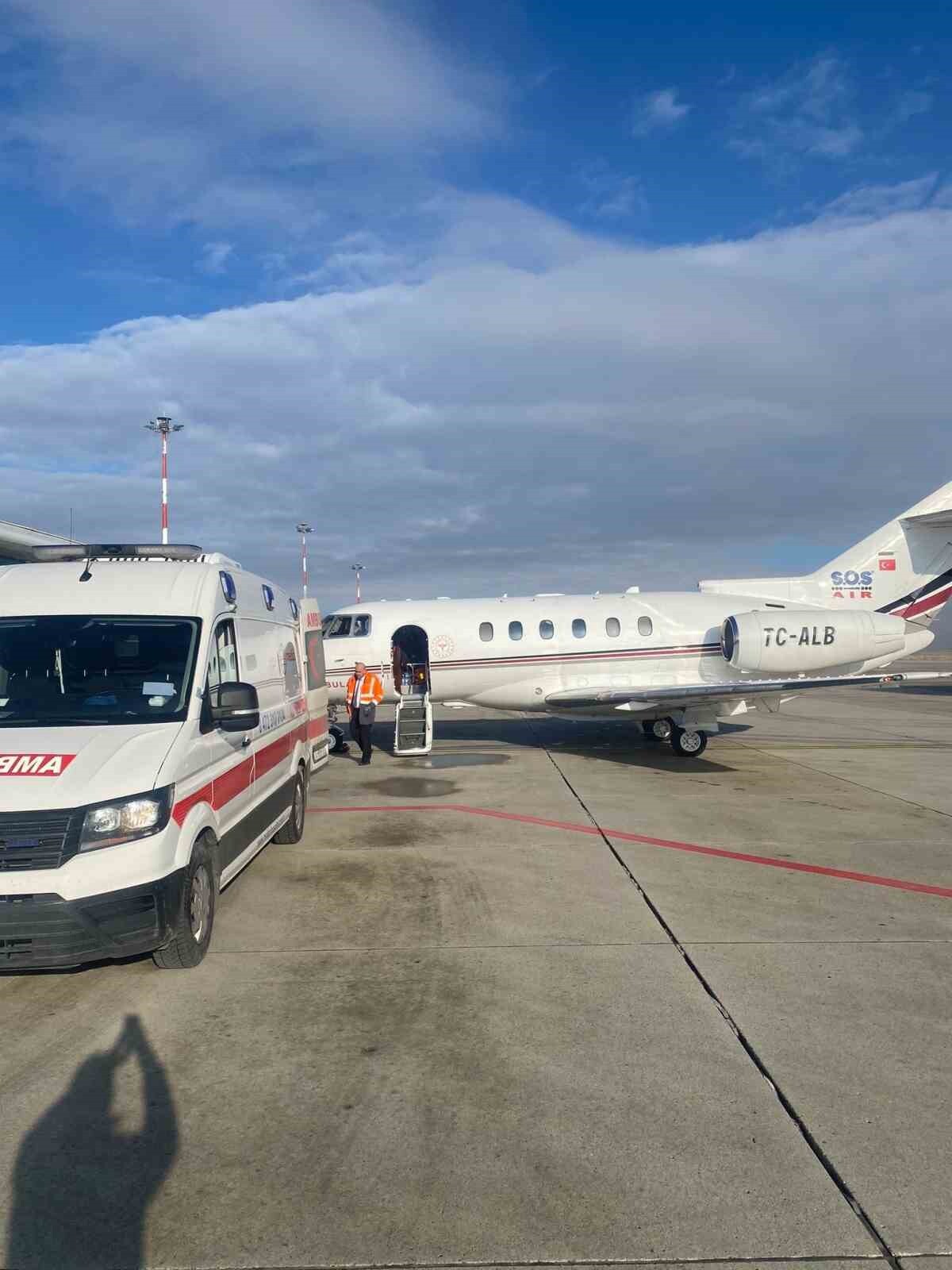 AĞRI’DA YEMEK BORUSU GELİŞMEYEN BEBEK AMBULANS UÇAKLA ELAZIĞ’A SEVK EDİLDİ