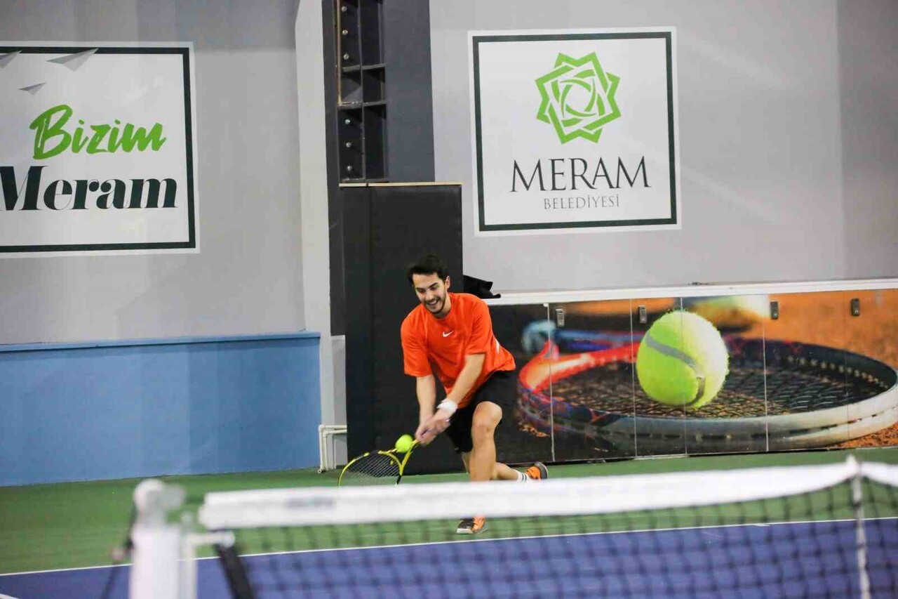 AİLE KORT TENİS TURNUVASI, 25-28 ARALIK TARİHLERİ ARASINDA MERAM BELEDİYESİ AŞKAN MUHAMMET...