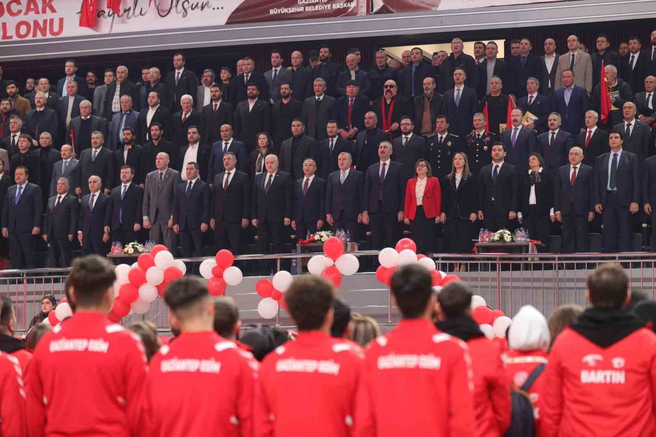 AK PARTİ GAZİANTEP MİLLETVEKİLİ BOZGEYİK: "GAZİANTEP SPORLA BÜYÜYOR"