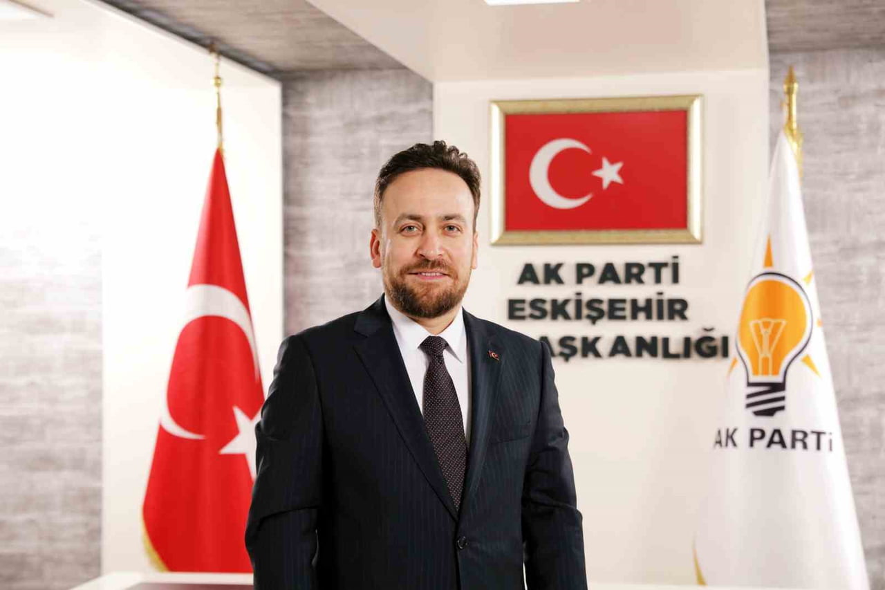 AK PARTİ TEPEBAŞI İLÇE BAŞKANI SERHAT TUNÇ, SU KESİNTİSİYLE İLGİLİ OLARAK, "ESKİ VE ESKİŞEHİR...