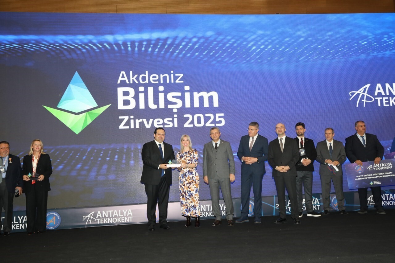 AKDENİZ ÜNİVERSİTESİ ANTALYA TEKNOKENT TARAFINDAN DÜZENLENEN 9. AKDENİZ BİLİŞİM ZİRVESİ, YOĞUN...