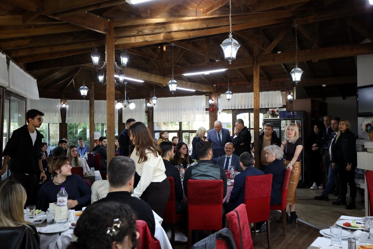 AKDENİZ ÜNİVERSİTESİ REKTÖRÜ PROF. DR. ÖZLENEN ÖZKAN, SAĞLIK, KÜLTÜR VE SPOR DAİRESİ BAŞKANLIĞI...