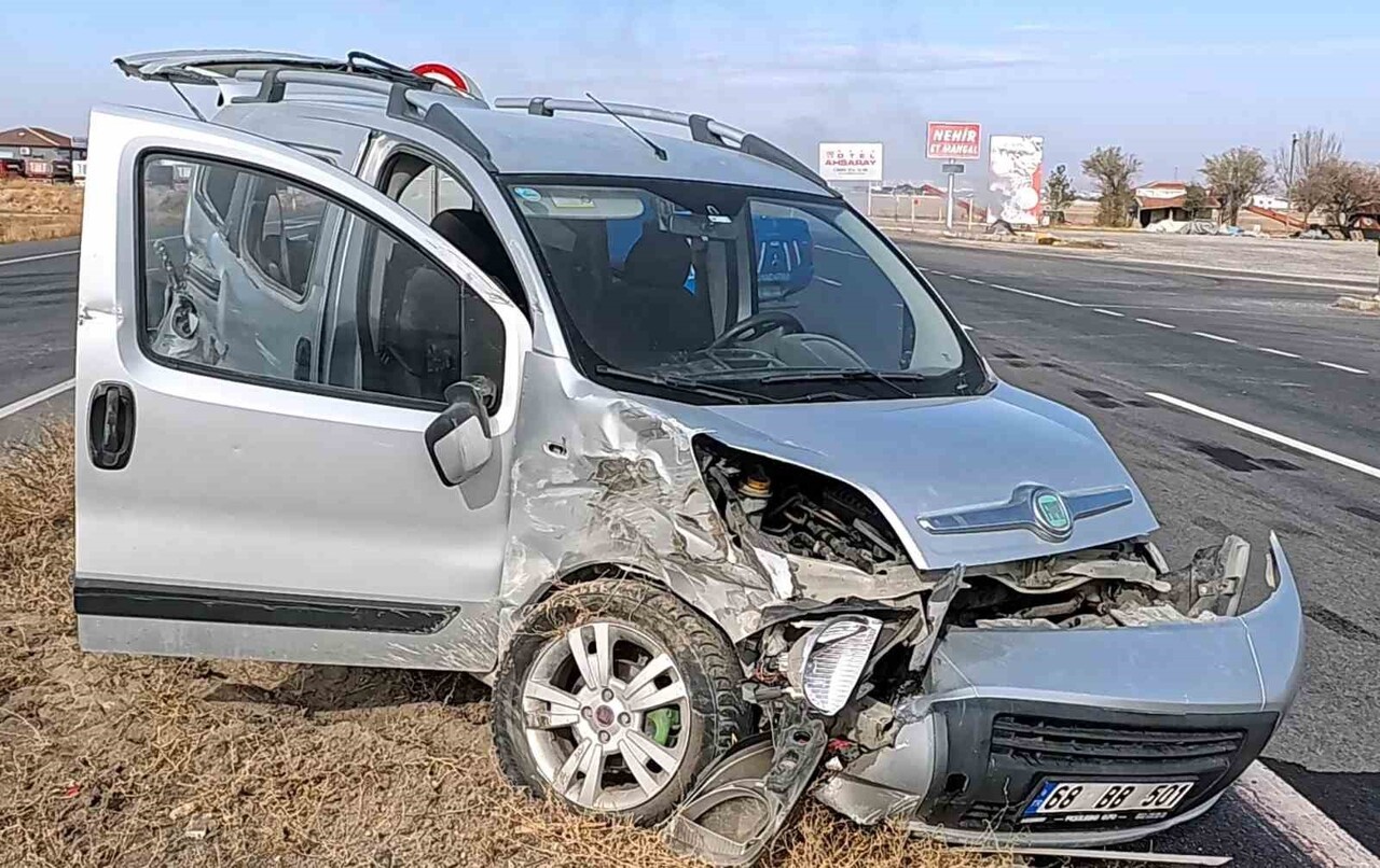 AKSARAY'DA HASTANEDEKİ MUAYENESİNİN ARDINDAN EŞİYLE BİRLİKTE TAŞPINAR BELDESİNE GİDEN KARI KOCA...