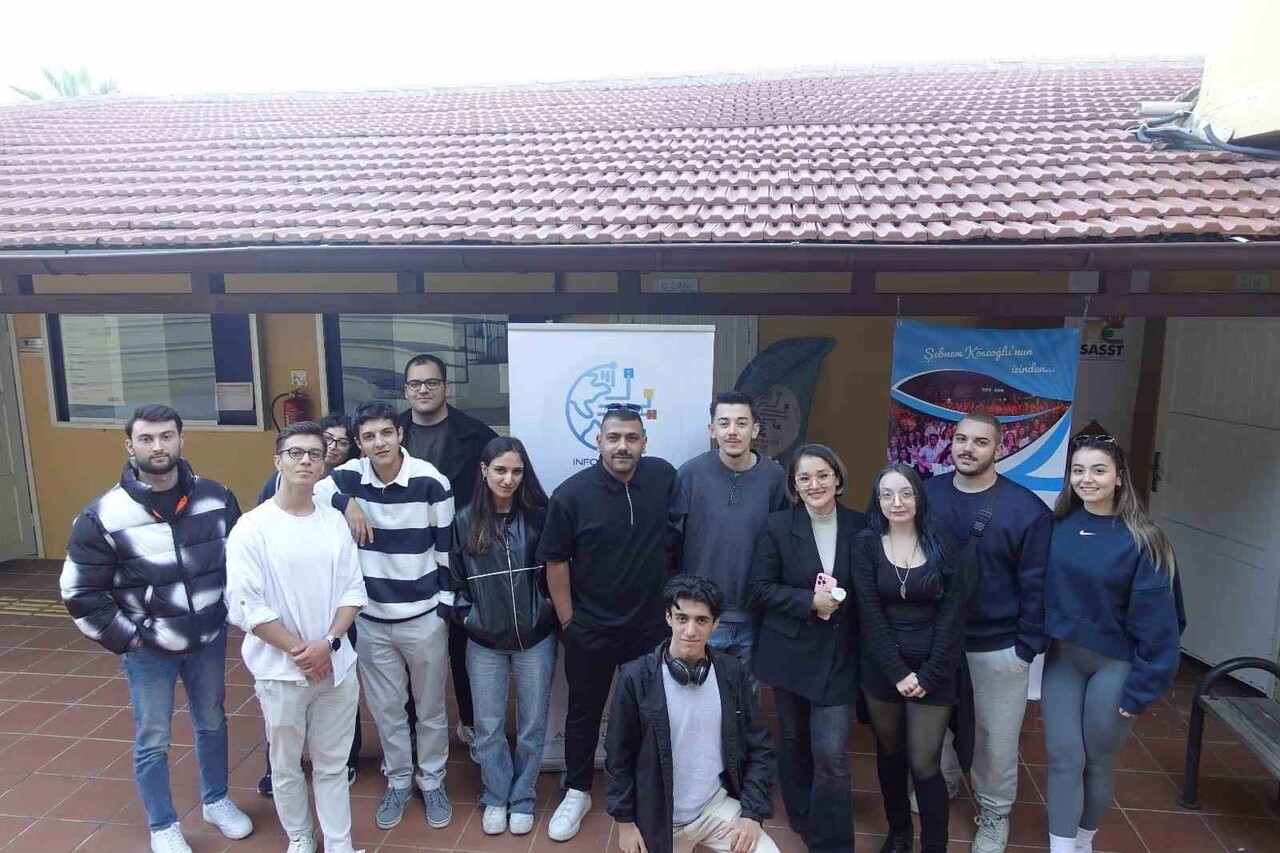 ALANYA ÜNİVERSİTESİ, ÖĞRENCİLERİN DİJİTAL DÜNYADAKİ YETKİNLİKLERİNİ ARTIRMAYA YÖNELİK ETKİNLİK...