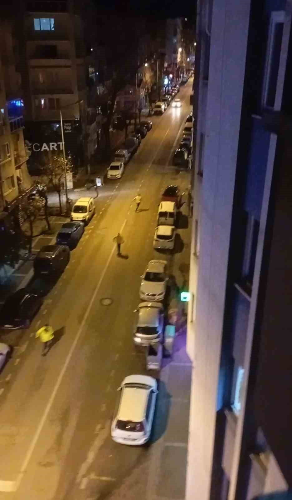 ALKOLLÜ SÜRÜCÜ ÖNCE ARAÇLA SONRA KOŞARAK KAÇTI POLİS DEFALARCA ATEŞ AÇTI O ŞÜPHELİ YİNE...