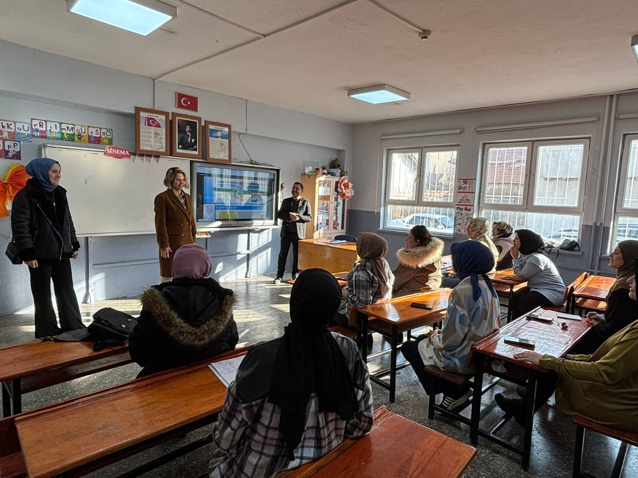 ALTINTAŞ’TA AİLE OKULU KURSU DEVAM EDİYOR