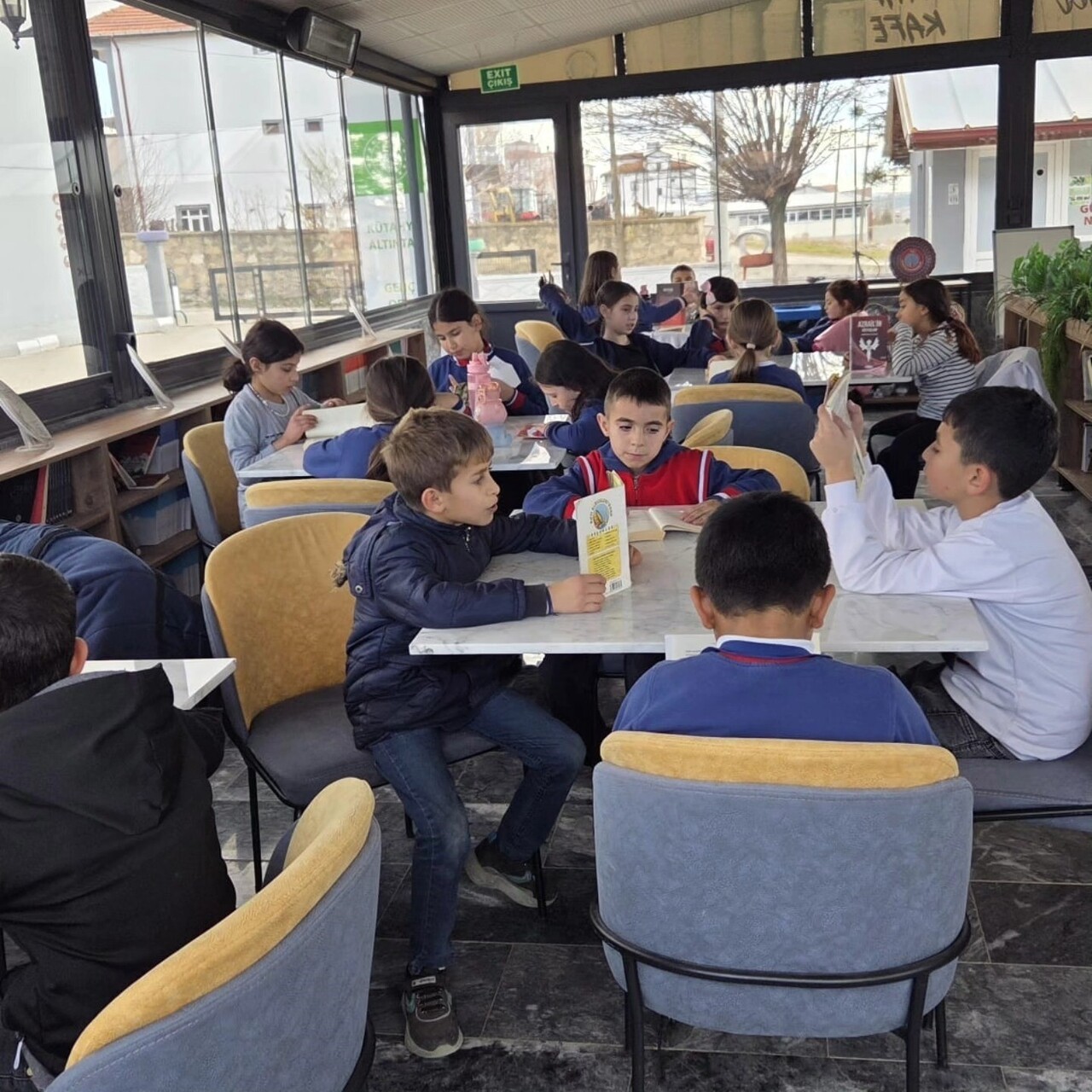 ALTINTAŞ’TA KİTAP OKUMA ETKİNLİĞİ