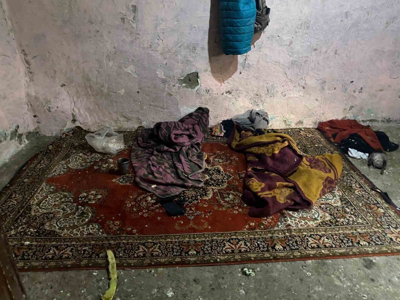 ANKARA’DA YENGESİ VE AMCASI TARAFINDAN KÜMESTE YAŞAMAYA MAHKUM EDİLEN BİRİ ENGELLİ OLAN 3 ÇOCUK...