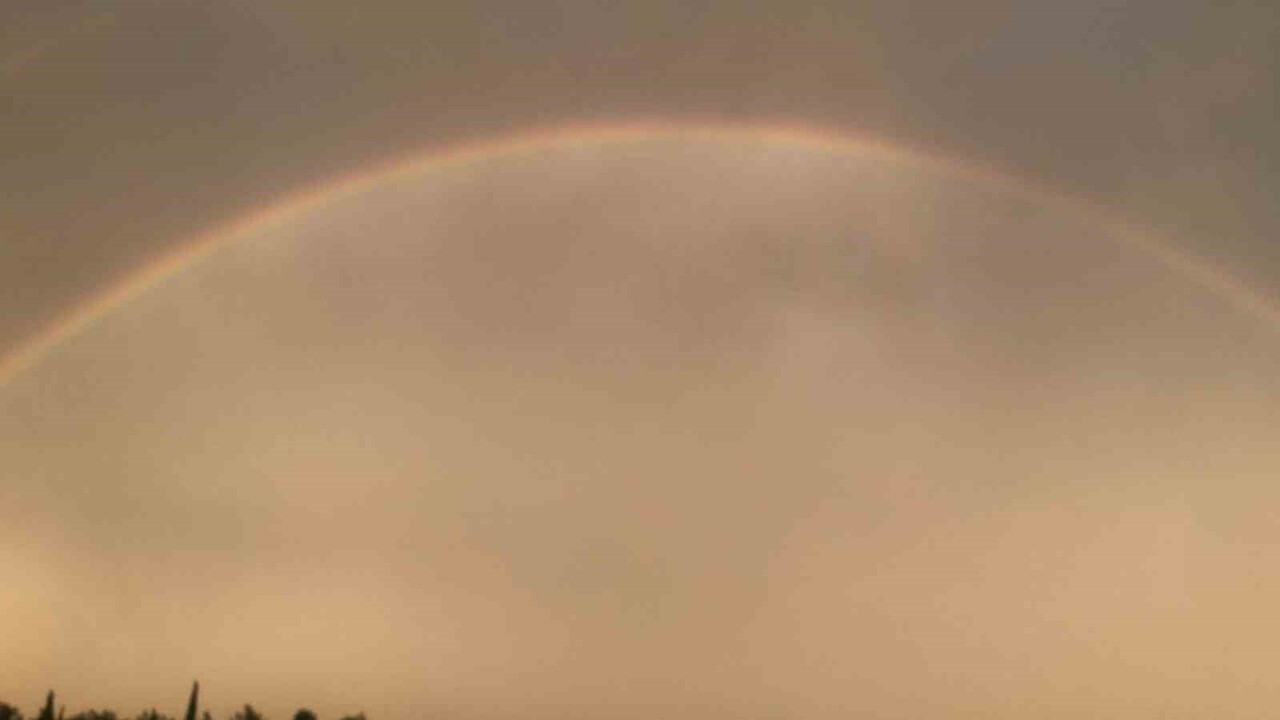 ANTALYA'NIN SERİK İLÇESİNDE YAĞAN YAĞMUR SONRASI OLUŞAN ÇİFTE GÖKKUŞAĞINI GÖRÜNCE ÇEKTİĞİ VİDEO...