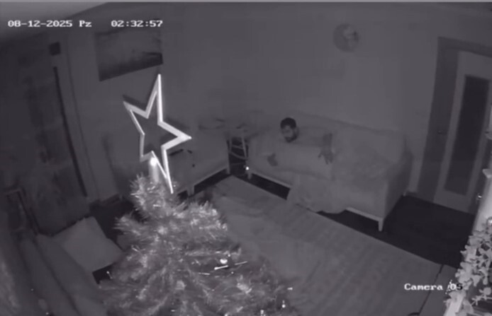 ANTALYA’DA GECE SAATLERİNDE YAŞANAN 4.3 ŞİDDETİNDEKİ DEPREM ANINDA YAŞANAN PANİK ANLARI GÜVENLİK...