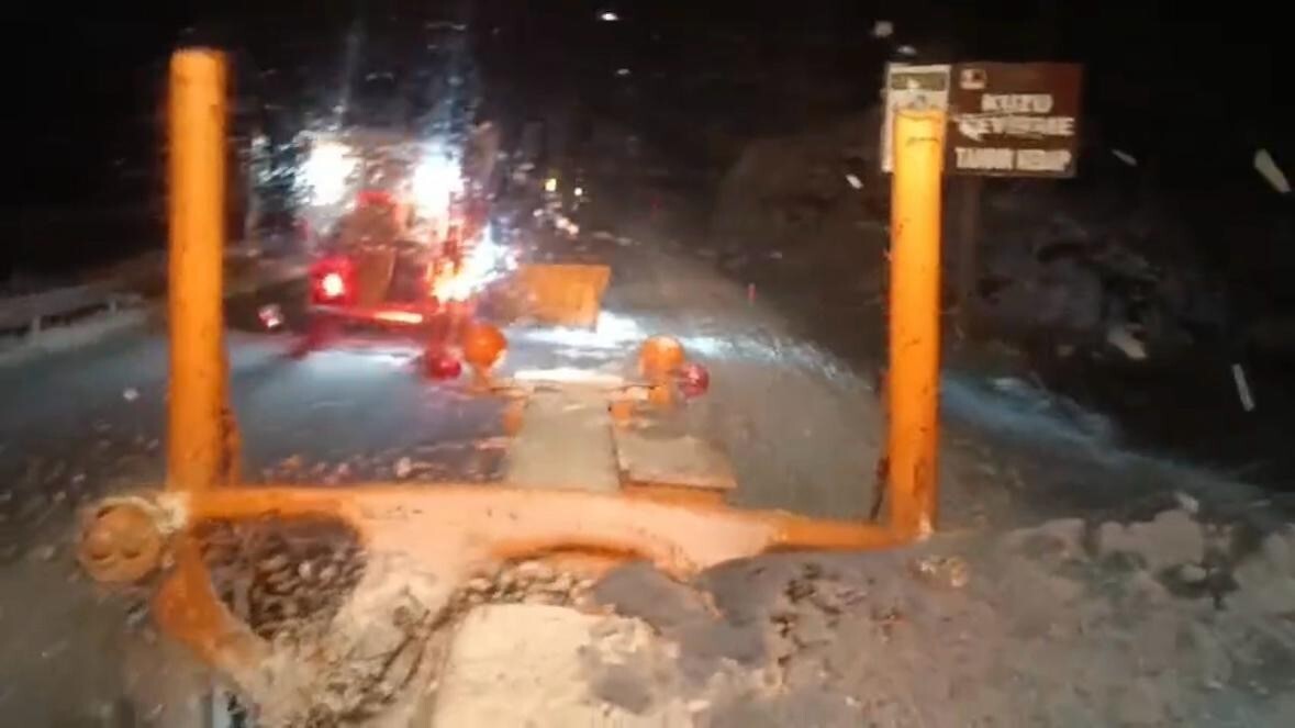 ANTALYA’NIN AKSEKİ İLÇESİNDE İKİ GÜNDÜR ETKİLİ OLAN YAĞMUR, HAVA SICAKLIĞININ DÜŞMESİYLE 1825...