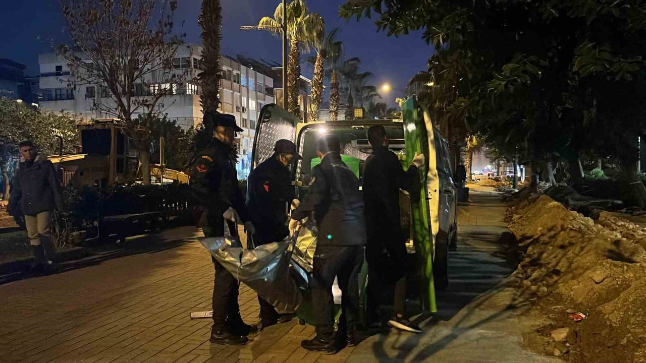 ANTALYA’NIN ALANYA İLÇESİNDE SAHİLDE ENDONEZYA UYRUKLU KADIN CESEDİ BULUNDU.