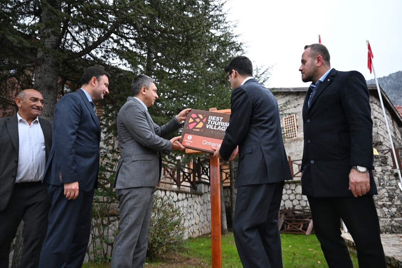 ANTALYA VALİSİ HULUSİ ŞAHİN, İBRADI ZİYARETİ KAPSAMINDA ORMANA MAHALLESİ’NE "EN İYİ TURİZM KÖYÜ"...