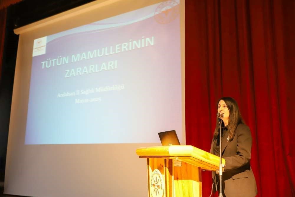 ARDAAHAN'DA "BAĞIMLILIKLA MÜCADELE KONFERANSI" DÜZENLENDİ. (OLGUN YILDIZ/ARDAHAN-İHA)