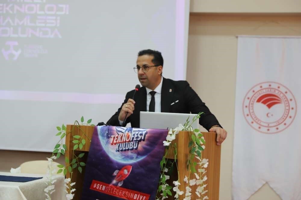 ARDAHAN ÜNİVERSİTESİ, TÜRKİYE TEKNOLOJİ TAKIMI VAKFI (T3 VAKFI) VE ARÜ TEKNOFEST TOPLULUĞU İŞ...