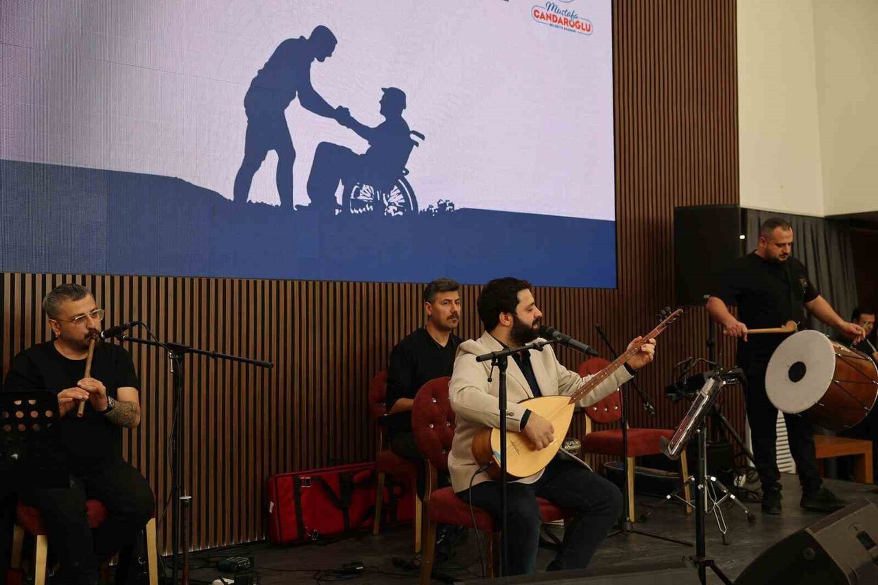 ARNAVUTKÖY BELEDİYESİ, 3 ARALIK DÜNYA ENGELLİLER GÜNÜ DOLAYISIYLA 3 GÜN BOYUNCA KUAFÖR HİZMETİ...