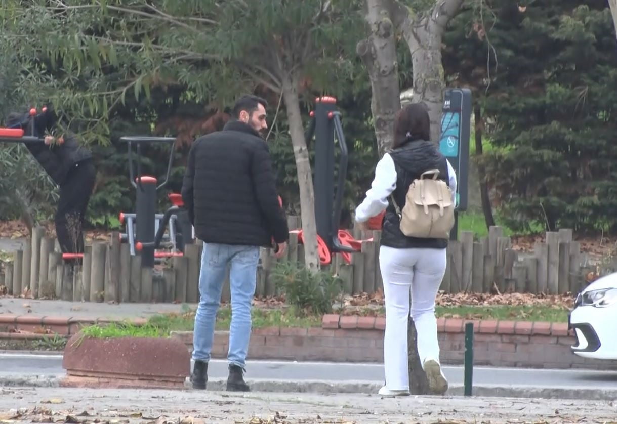 AVCILAR SAHİLDE EŞİNE İNTİHAR MESAJI ATAN ADAM NEDENİYLE HAREKETLİ ANLAR YAŞADI. OLAY YERİNE GELEN...