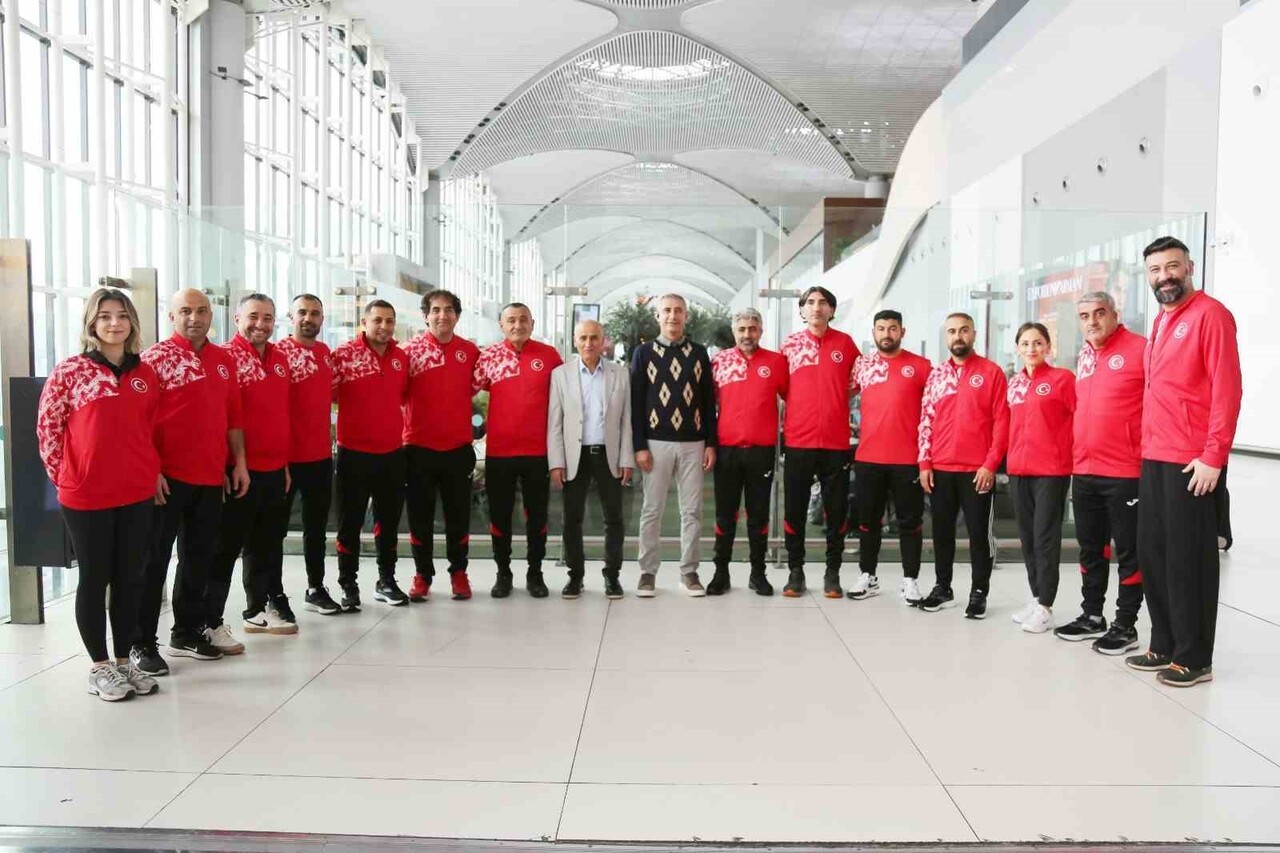 AVRUPA KROS ŞAMPİYONASI'NDA TÜRKİYE'Yİ TEMSİL EDECEK OLAN ATLETİZM MİLLİ TAKIMI, PORTEKİZ'İN LAGOA...