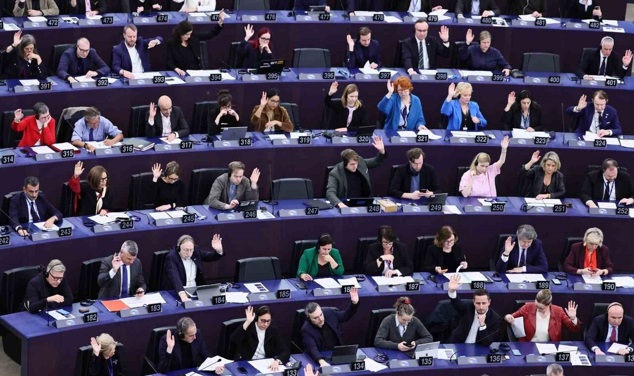 AVRUPA PARLAMENTOSU, AVRUPA BİRLİĞİ'NİN RUS GAZININ İTHALATINI KADEMELİ OLARAK YASAKLAMA PLANINI...