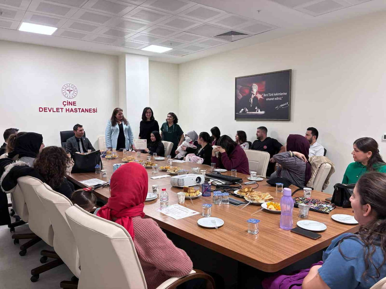 AYDIN'IN ÇİNE İLÇESİNDE ANNE ADAYLARI, GEBE OKULU VE BEBEK AKADEMİSİ'NDE VERİLEN KAPSAMLI...