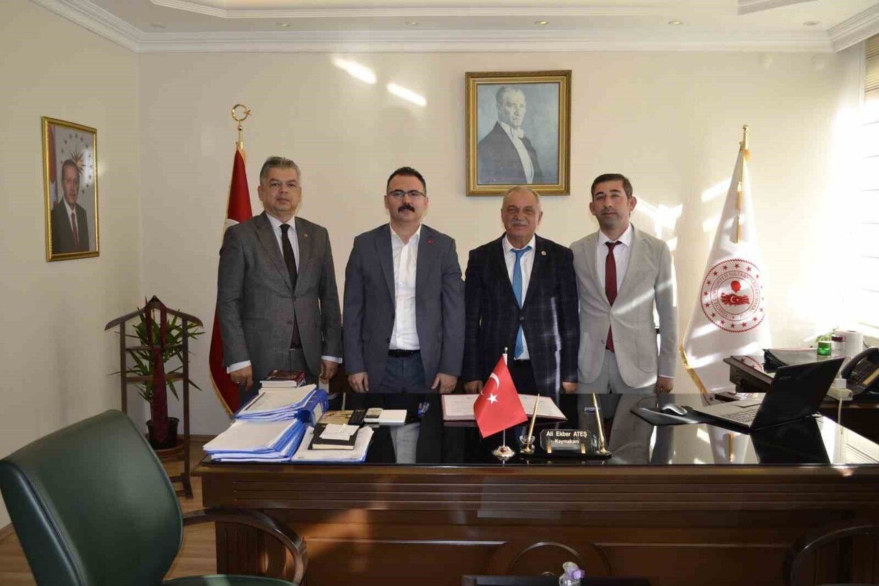 AYDIN'IN SULTANHİSAR İLÇESİNDE KAYMAKAMLIK VE BELEDİYE ARASINDA İMZALANAN PROTOKOL KAPSAMINDA...