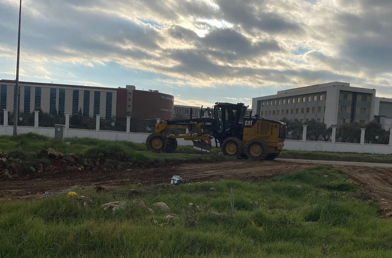 AYDIN ADNAN MENDERES ÜNİVERSİTESİ (ADÜ) MERKEZ KAMPÜSÜ’NDE YER ALAN MERKEZ LABORATUVARI ÇEVRESİ...