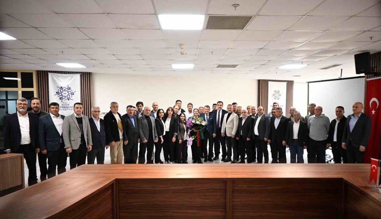 AYDIN BÜYÜKŞEHİR BELEDİYE BAŞKANI ÖZLEM ÇERÇİOĞLU, KUYUCAK İLÇESİNDE GÖREVLERİNİ SÜRDÜREN...